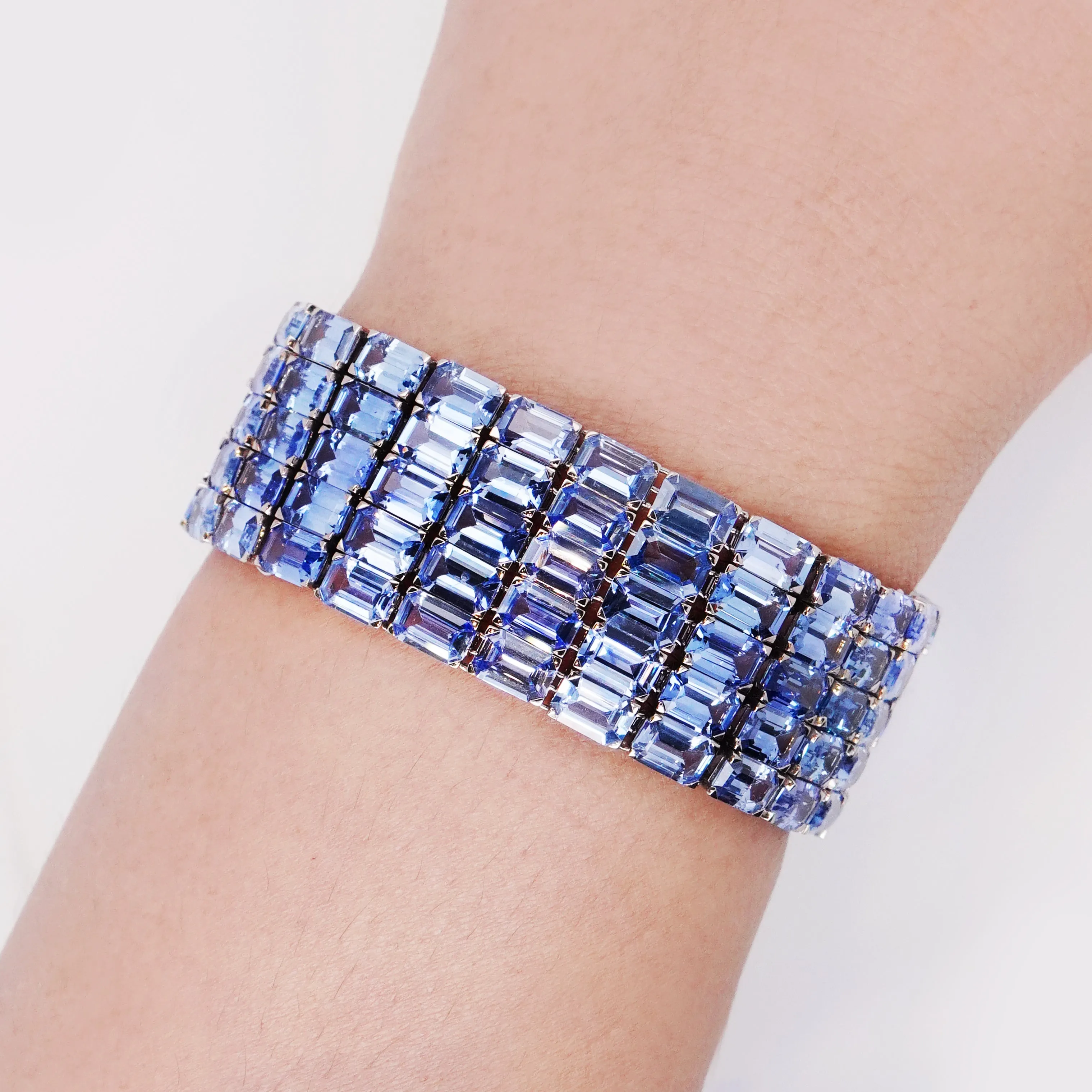 71.926 cts Octagon Blue Sapphire with Diamond Bracelet (ENQUIRE)