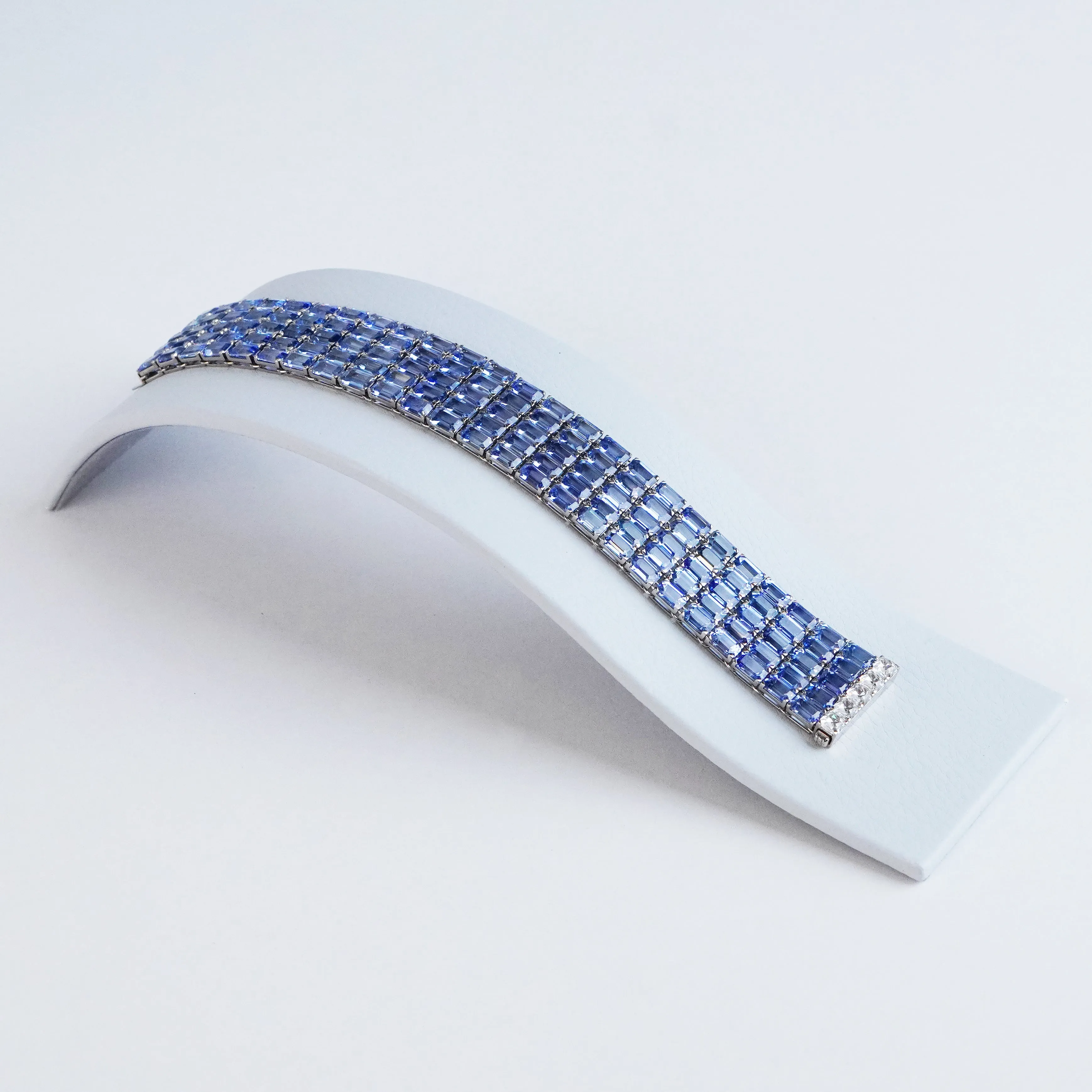 71.926 cts Octagon Blue Sapphire with Diamond Bracelet (ENQUIRE)