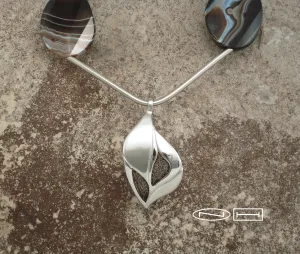 Birds dancing