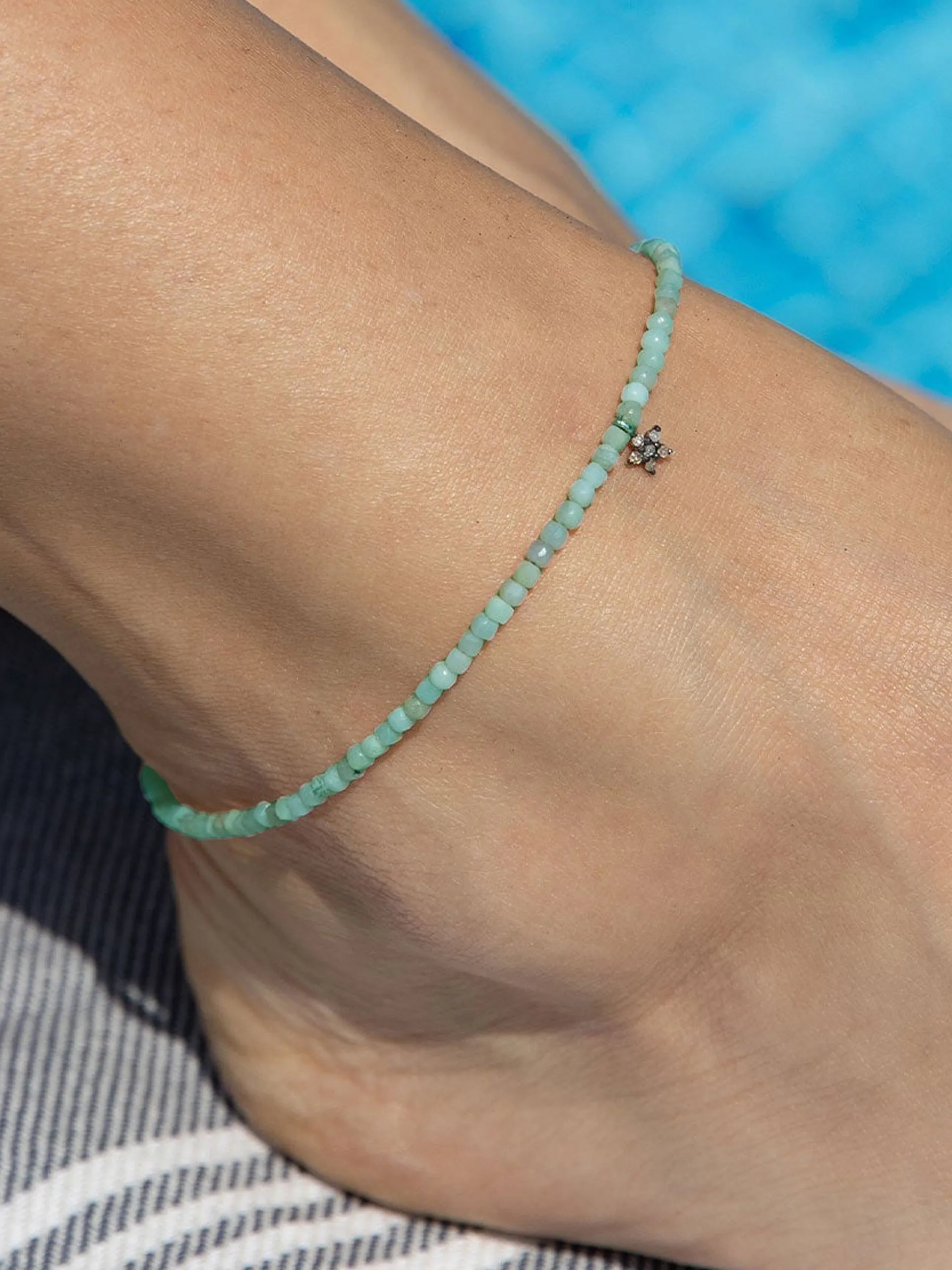 Diamond daisy and emerald beaded anklet