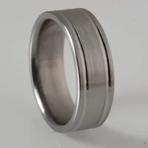 Saturn- titanium ring for men with ringed grooves