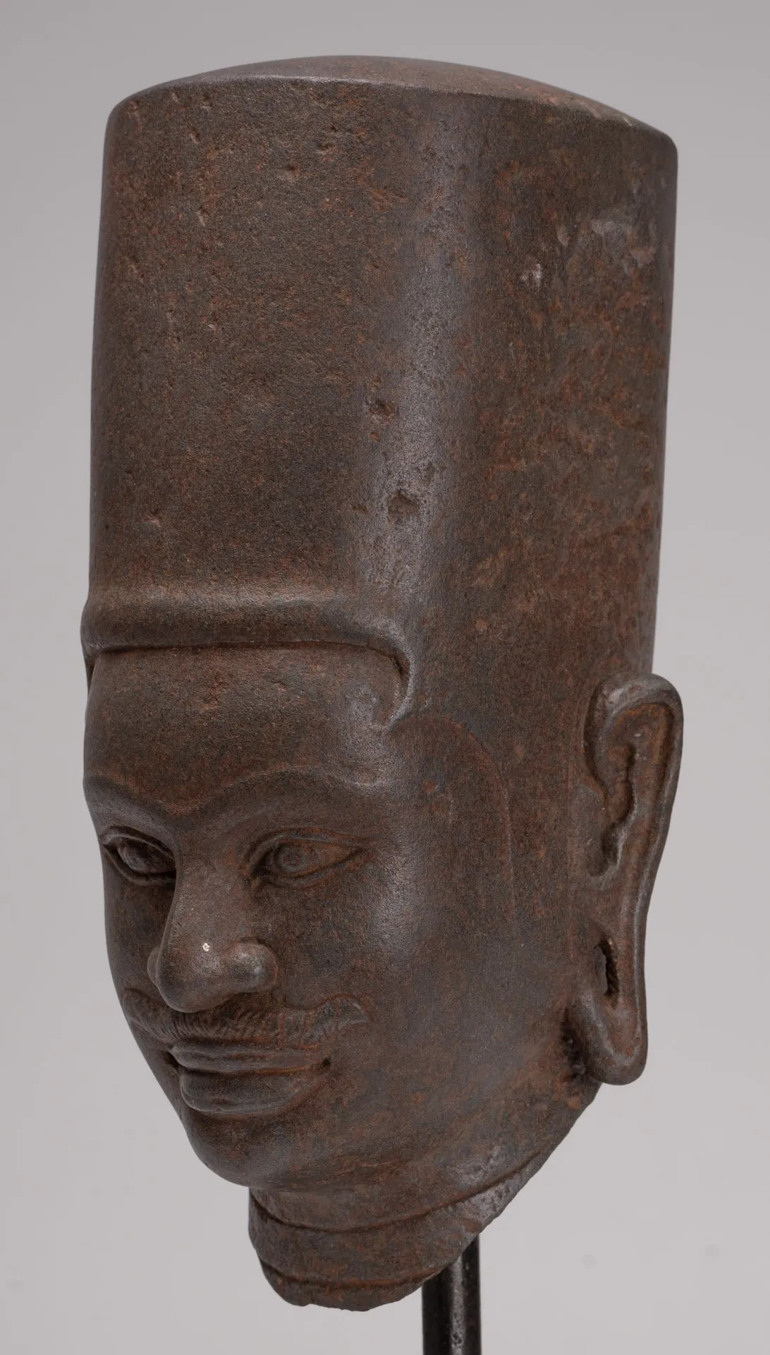 Vishnu Statue - Antique Phnom Da Style Stone Mounted Vishnu Head - 33cm/13"