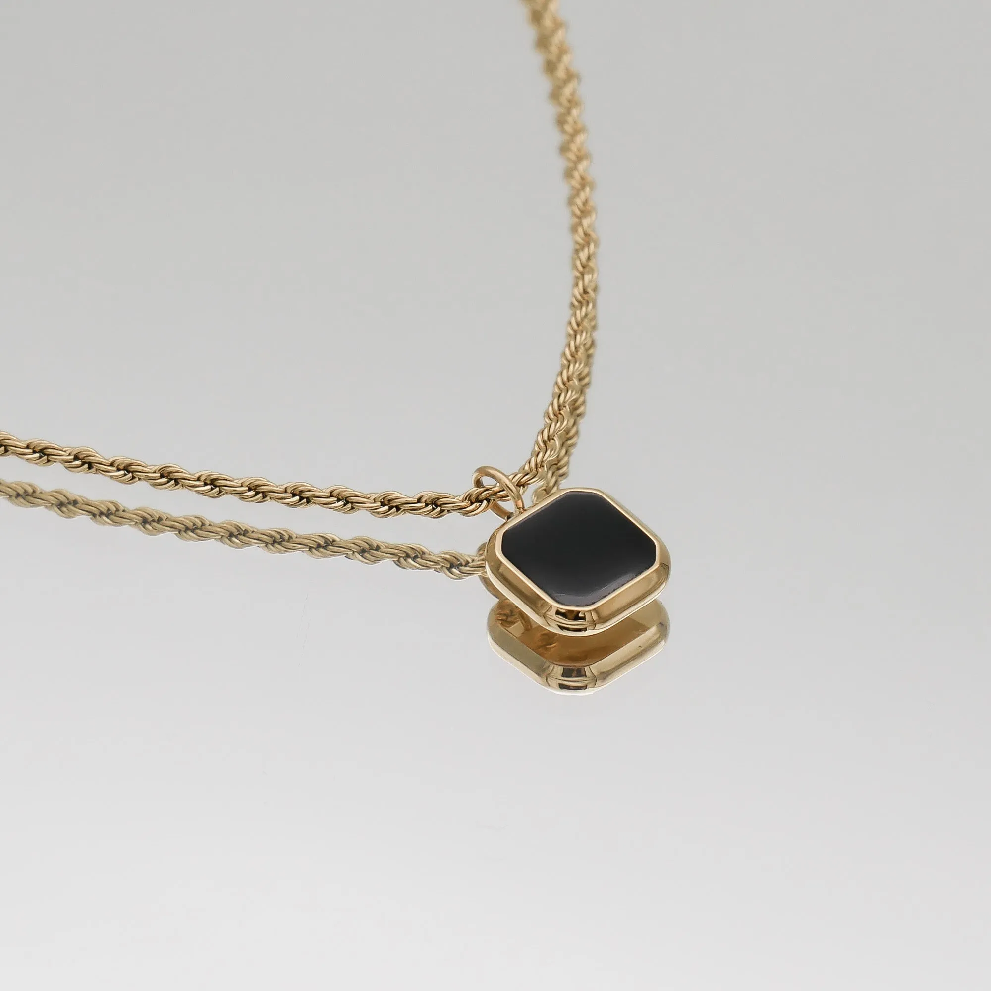 Zola Onyx Pendant Necklace